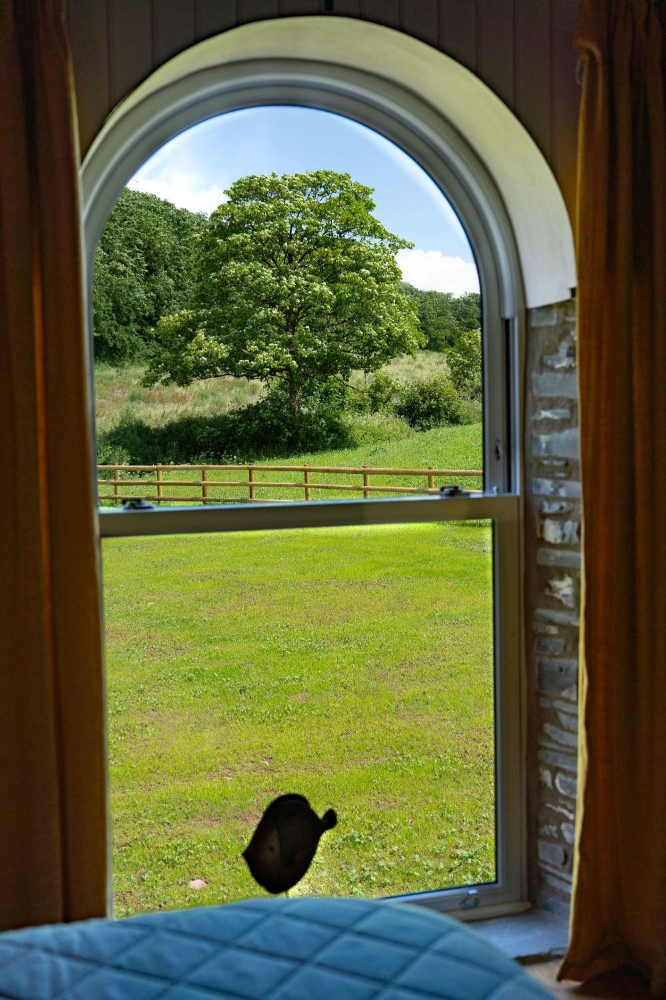 The Big Barn Villa Kidwelly Bagian luar foto